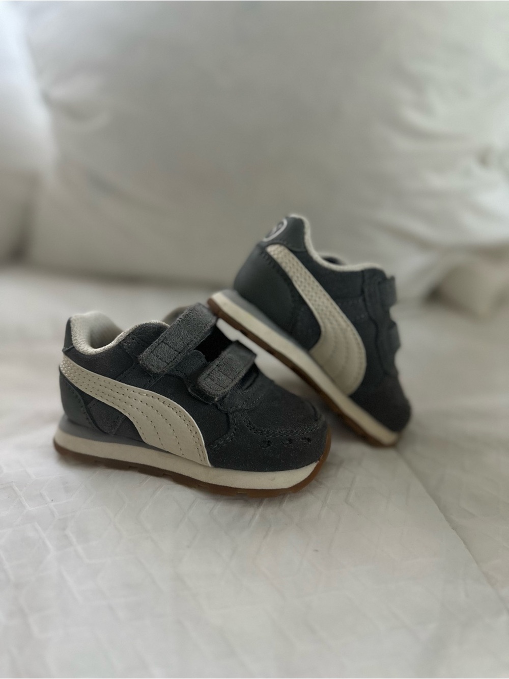 Puma Kids Grey & Cream Velcro Sneaker